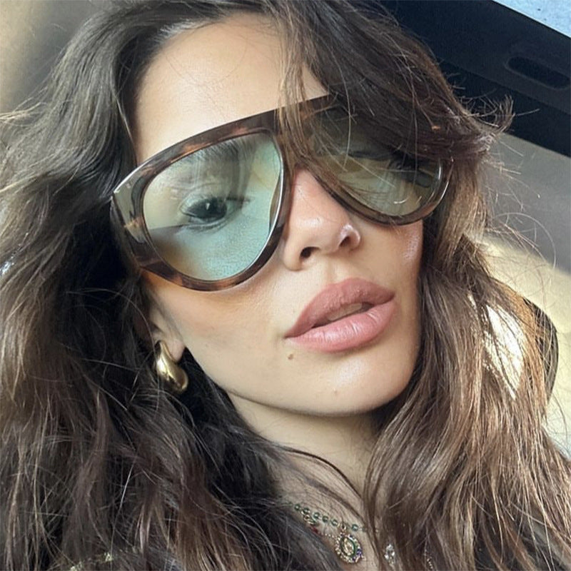 Women's Leopard Print Sunglasses