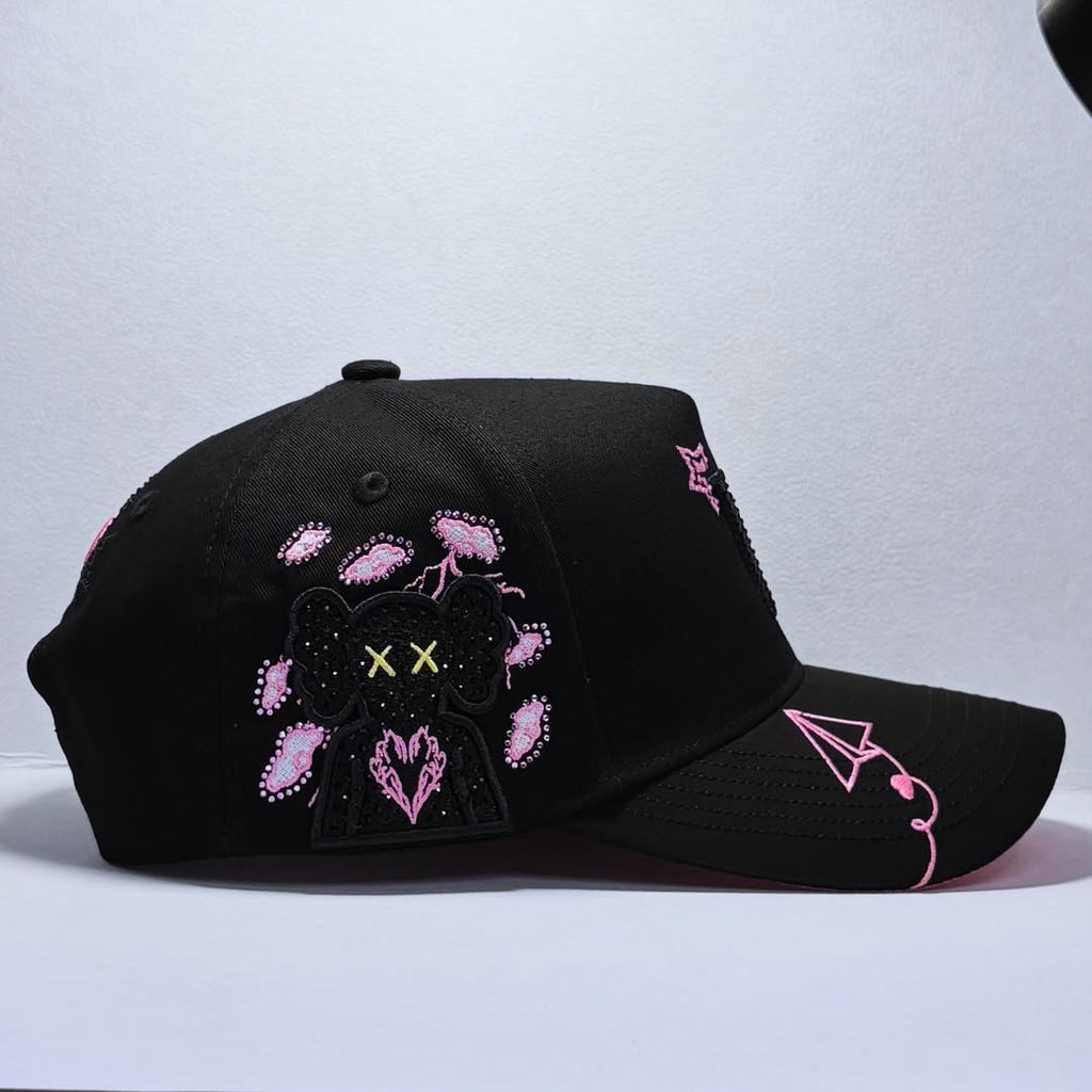 VOLANDO BAJITO X KAWS