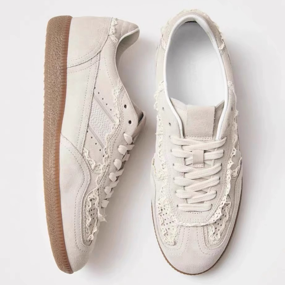 Women's Belinda Lace Detail Fashion Sneakers