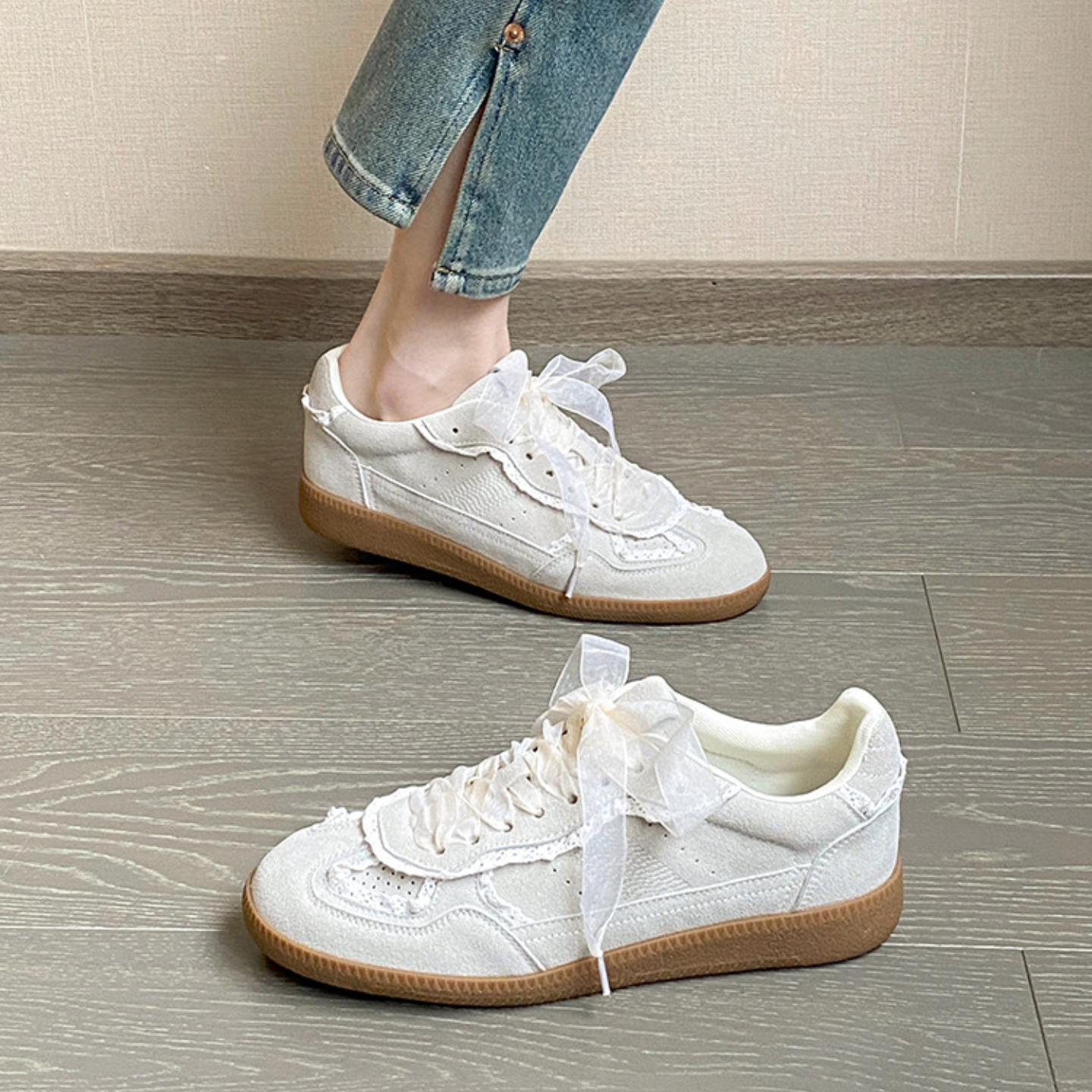Women's Belinda Lace Detail Fashion Sneakers