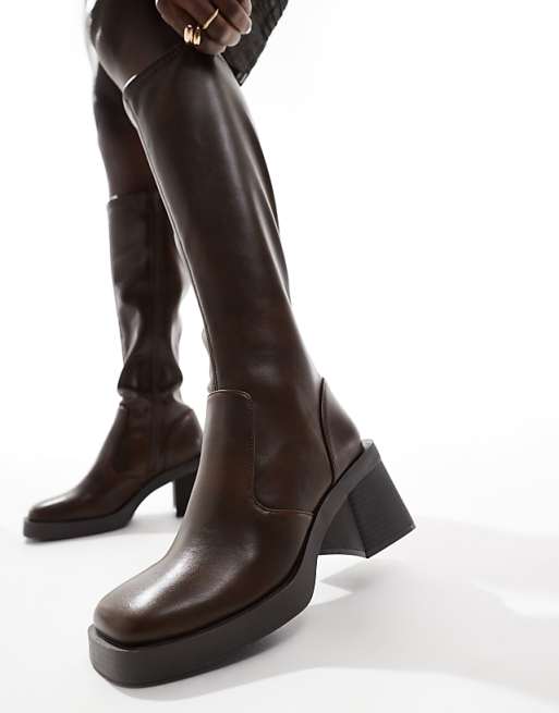 Charlotte Heeled Knee Boots In Brown